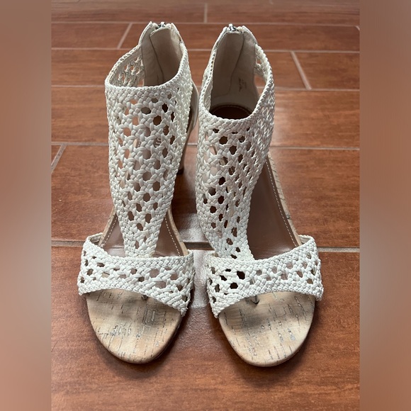 Cute White Sandals - Ready for Summer - Picture 7 of 8